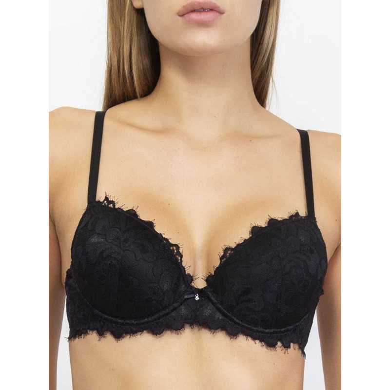 Bra with padded cups and underwire