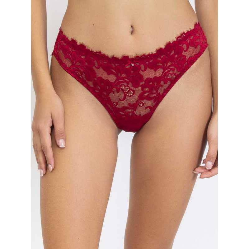 Braziliana in romantic lace