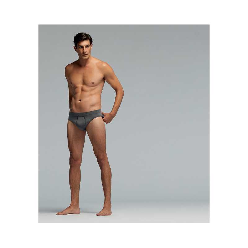 Microfibre seamless briefs