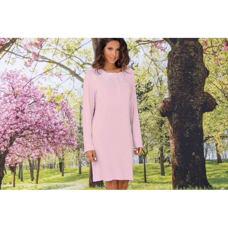 Нощница с дълъг ръкав в нежен розов цвят