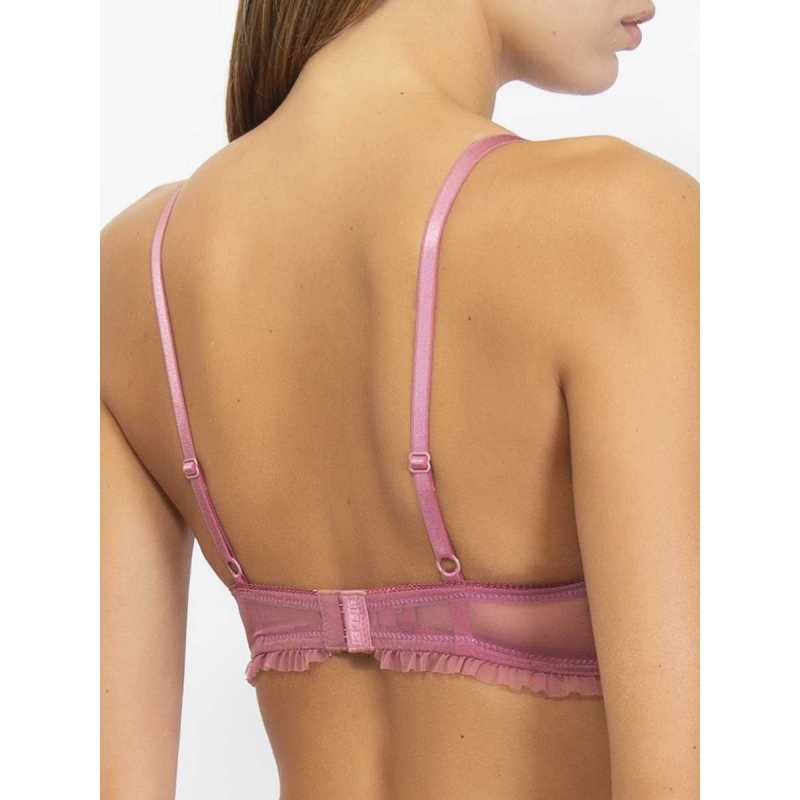 Push-up bra with graduated cups and underwire