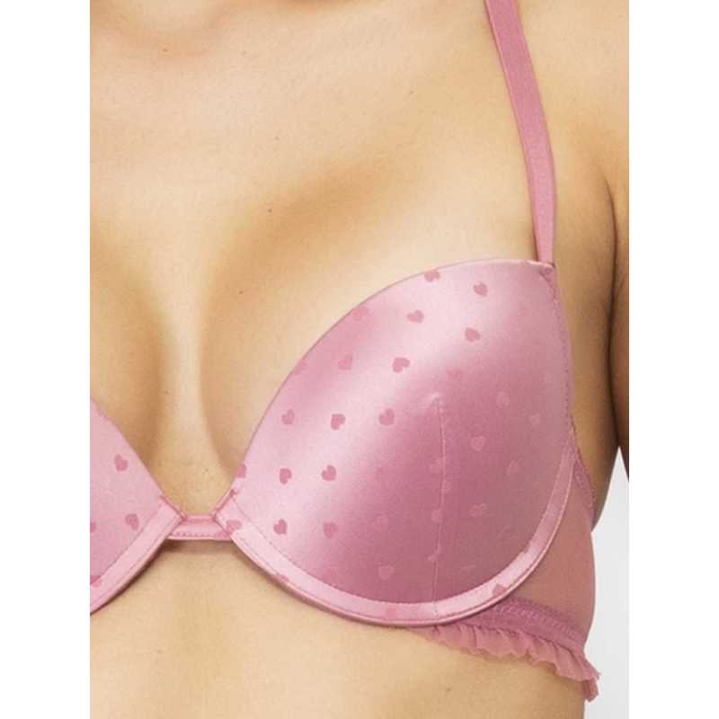 Push-up bra with graduated cups and underwire